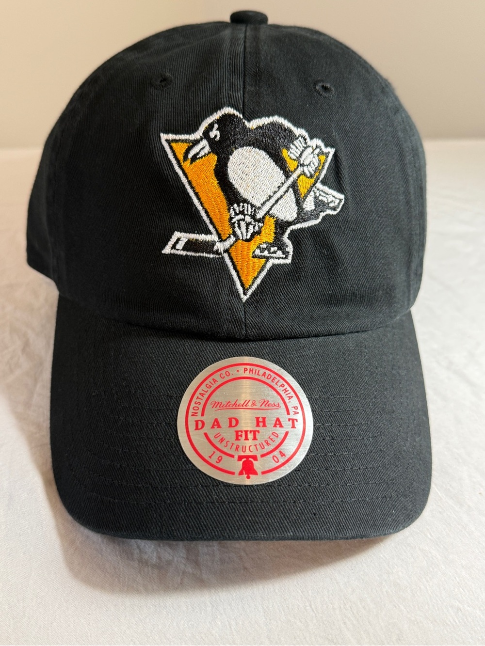 NWT Mitchell & Ness NHL Pittsburgh Penguins Black Dad Hat Unstructured Strapback